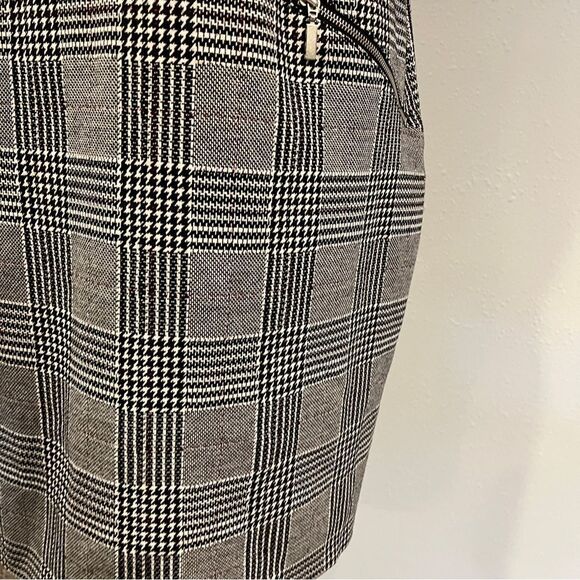 Sleeveless Black and White houndstooth Plaid print knee length Dress - Picture 4 of 12